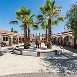 La Casa De Familia