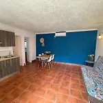 La Casa De Familia